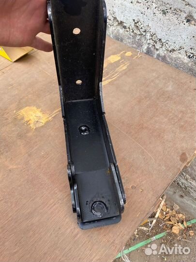 Кронштейн запаски усиленный под замок Газель