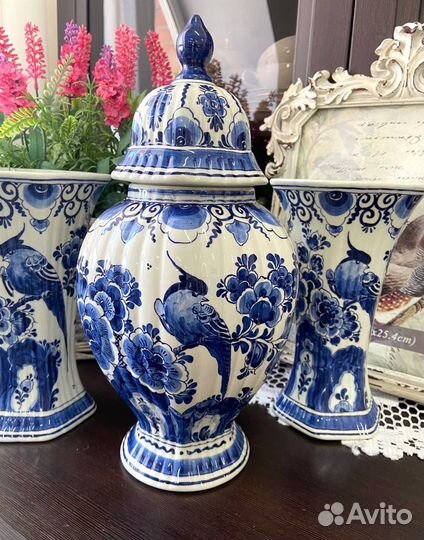 Роскошные вазы от известной мануфактуры Delft