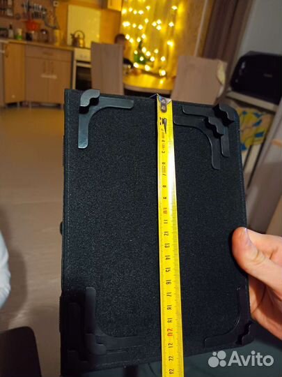 Универсальный чехол для планшета