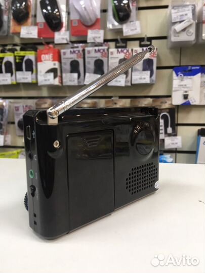 Компактный,громкий радиоприемник Perfeo-922