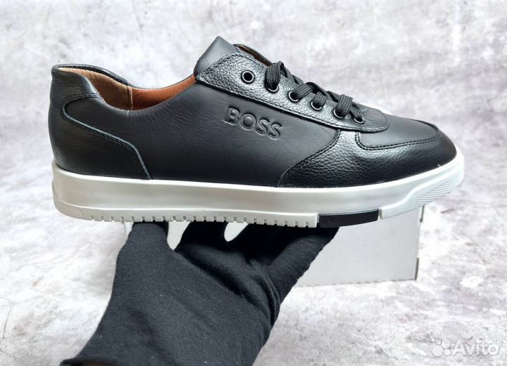 Кроссовки Boss качественные