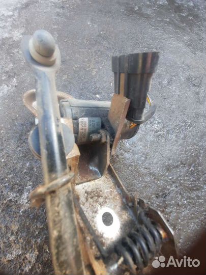 Nissan Almera, N16 2.2D. эл.педаль газа