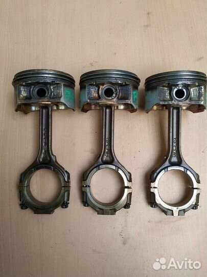 Infiniti FX 35 поршень с шатуном