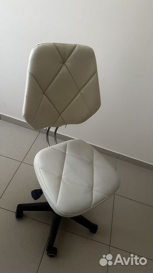 Офисное кресло