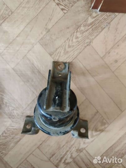 Опора двигателя передняя на Лансер 9