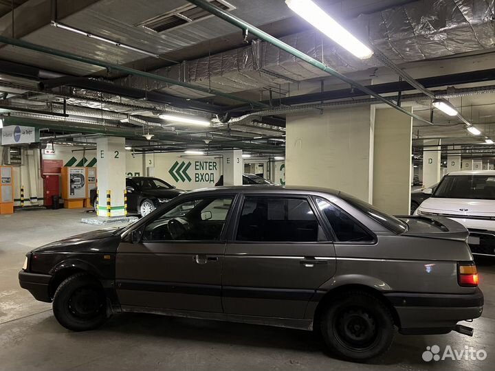 Volkswagen Passat 1.8 МТ, 1988, 100 000 км
