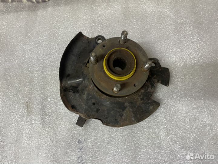 Кулак со ступицей передний правый Accent 2 Акцент