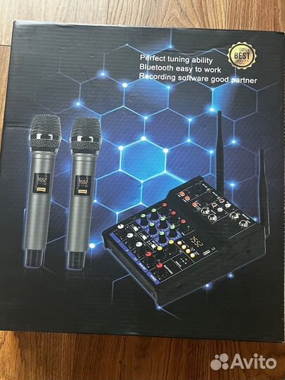 Микшер 4-полосный с беспроводными микрофонами