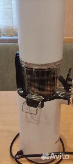 Соковыжималка шнековая