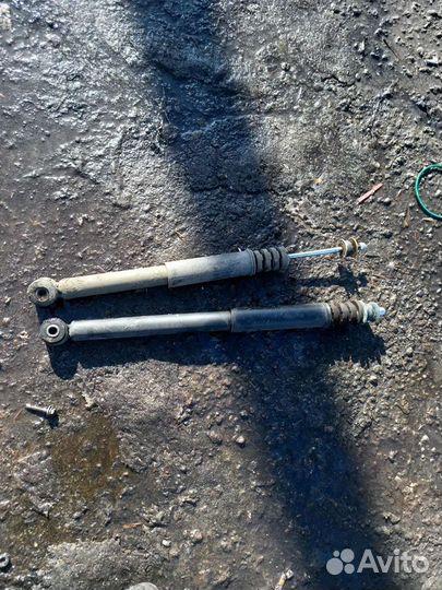 Рено логан задний амартизатор