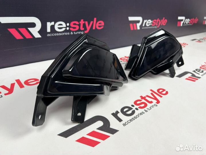 Катафоты Toyota Rav4(XA40) 2м N2235