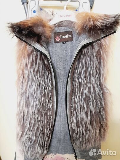 Меховая жилетка