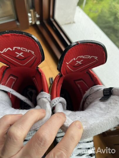 Коньки хоккейные профессиональные