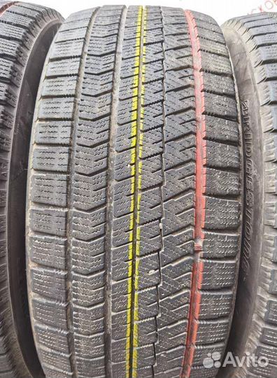 Bridgestone Blizzak VRX2 235/45 R18 94Q