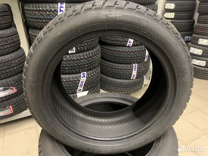 Taurus 501 Ice 215/50 R17 95T