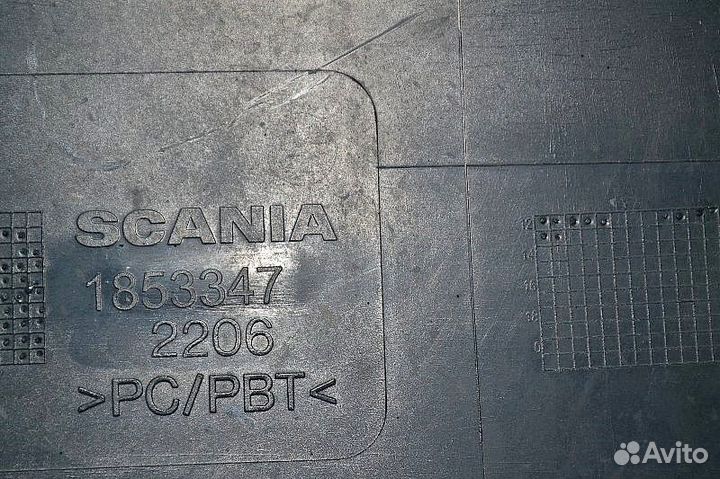 Накладка переднего бампера, правая scania P-series