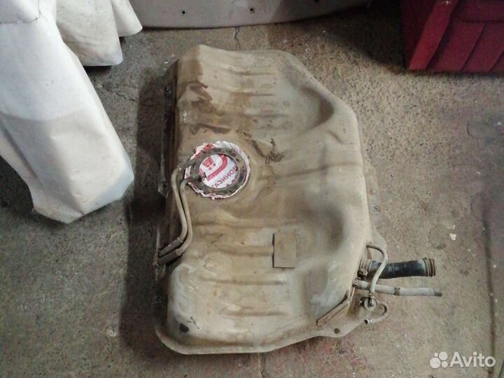 Бензобак ниссан альмера N15