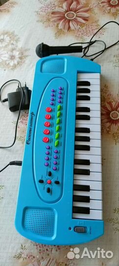 Детский синтезатор с микрофоном
