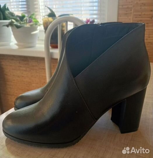 Ботинки женские. Новые