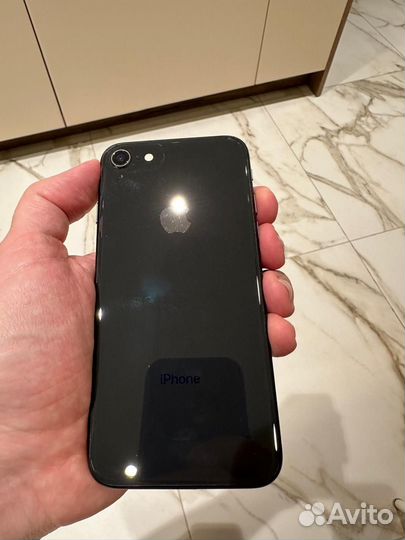 iPhone 8, 64 ГБ
