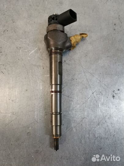 Форсунка топливная Audi VW Skoda 03L130277J