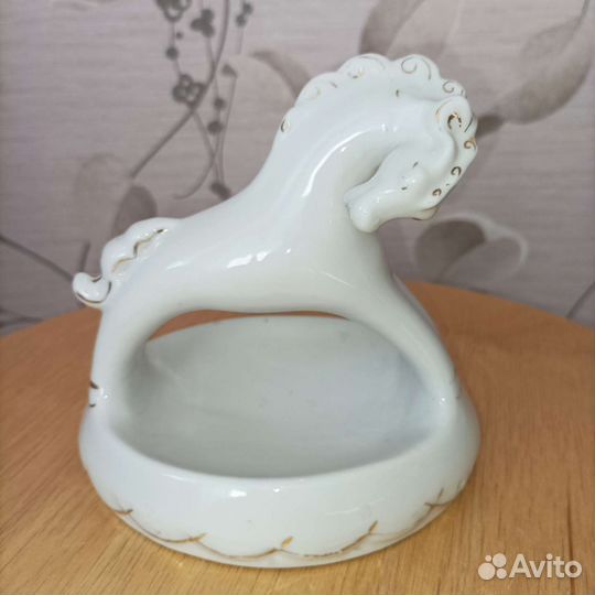 Статуэтка пепельница