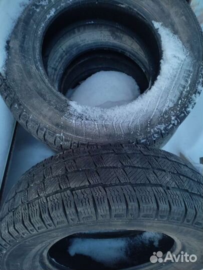 Mickey Thompson Street Comp 215/70 R15