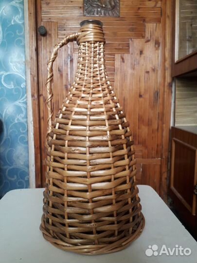 Стеклянная бутылка