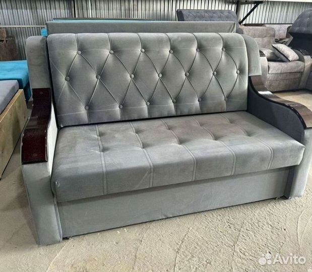Прямой мини диван в наличии