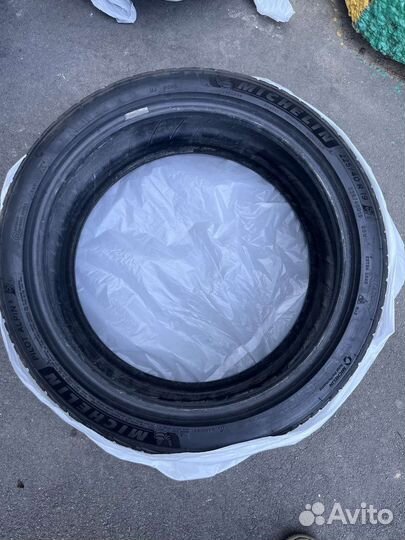 Michelin Pilot Alpin 5 255/35 R19 и 225/40 R19