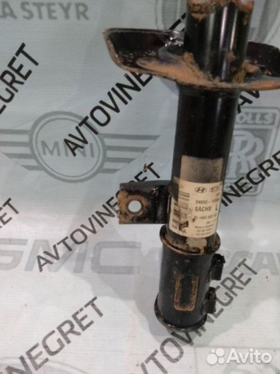 Стойка амортизатор передний левый Kia Ceed 1