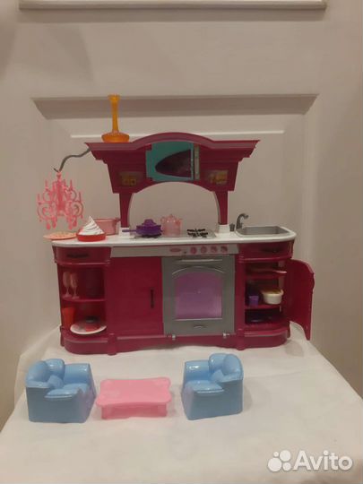 Кухня для кукол и домик для кукол