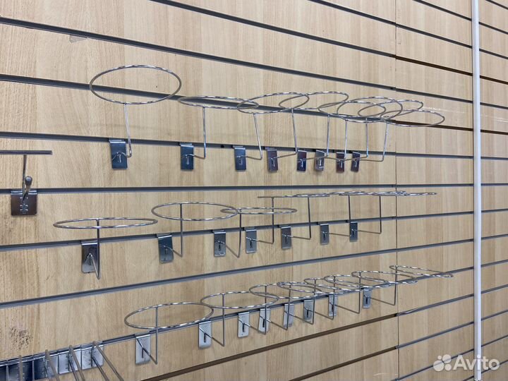 Кронштейн под головные уборы для эконом-панели