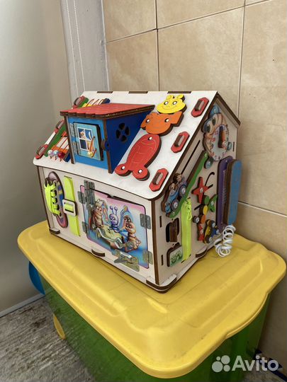 Бизиборд домик