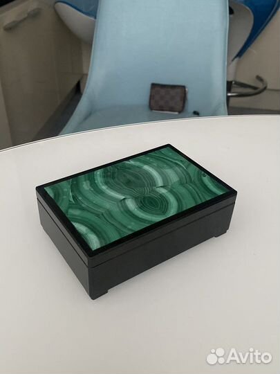 Шкатулка малахитовая