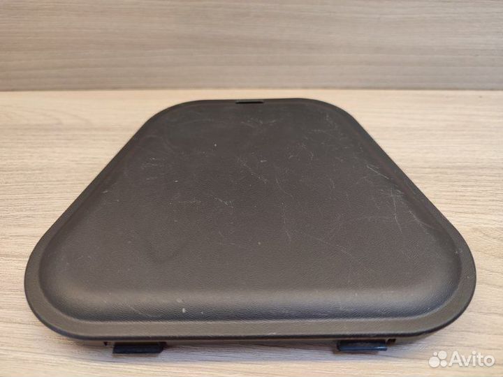 Накладка жабо правая LADA Vesta