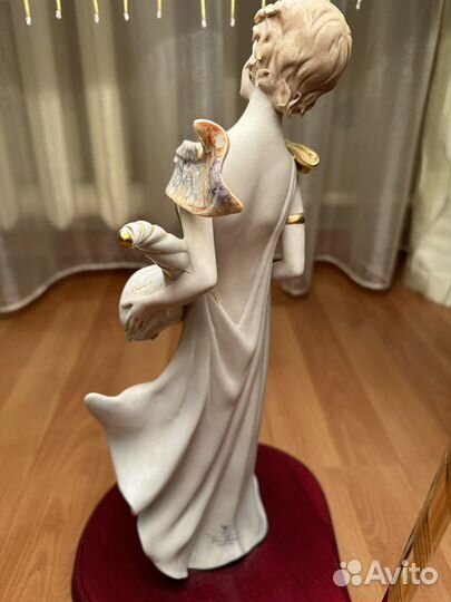 Статуэтка - светильник фарфор