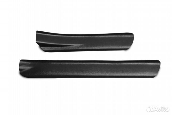 Накладки порогов Рено Дастер 2010-15