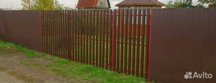 Забор из евроштакетника