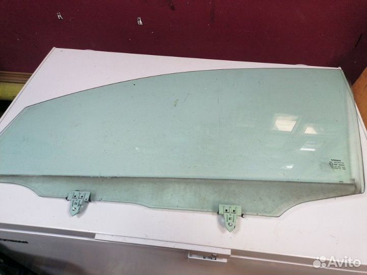 Стекло двери переднее левое Nissan Qashqai+2