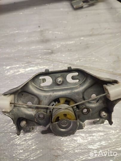 Стеклоподъёмник задний левый Peugeot 307