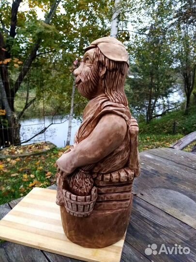 Деревянные статуэтки ручной работы