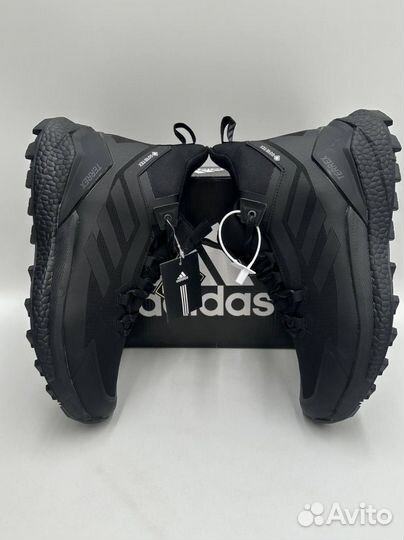 Кроссовки adidas