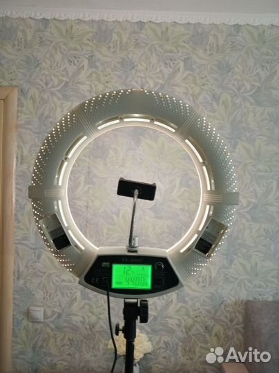 Кольцевая лампа со штативом новая