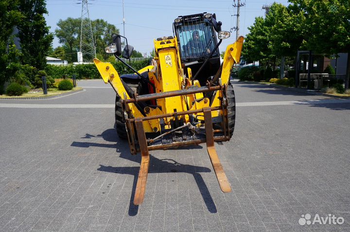 Телескопический погрузчик JCB 540-200, 2015