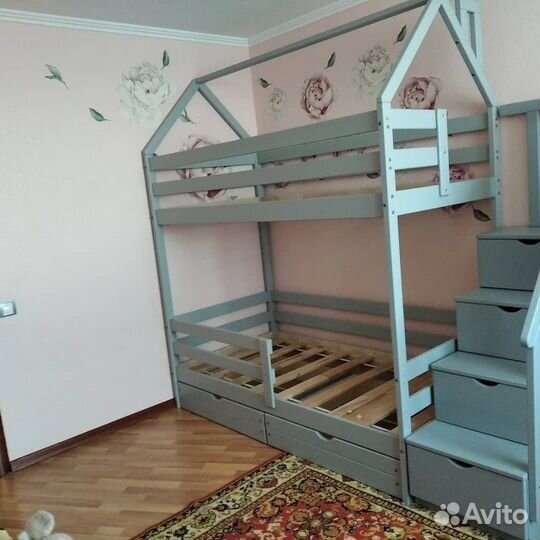 Кроватка двухъярусная лестница комод