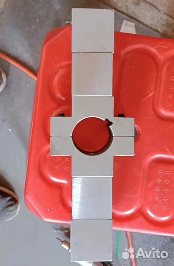 Расточной суппорт