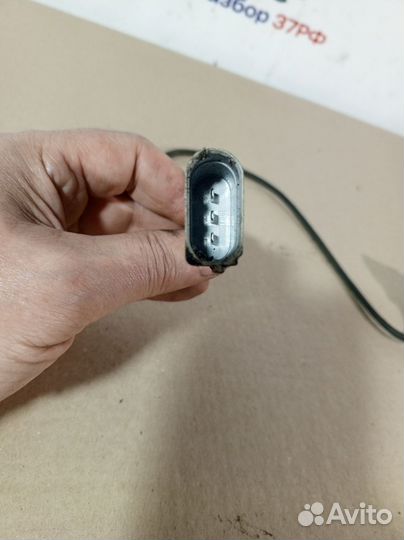 Датчик положения коленвала Volkswagen Passat