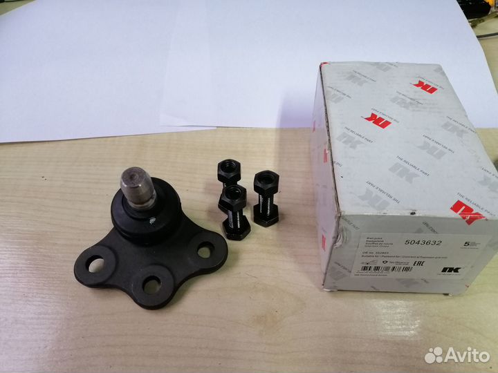 Опора шаровая левая Opel Meriva-A