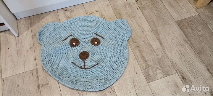 Круглый вязаный коврик